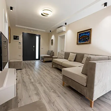 Nicolaus Hidden Gem 펜션 Shkodër