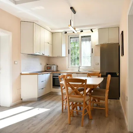 Nicolaus Hidden Gem 펜션 Shkodër